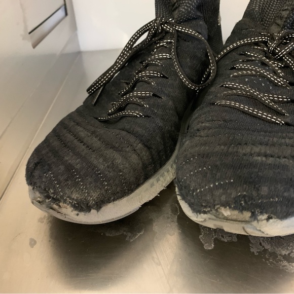 Under Armour high top running shoes - Picture 2 of 5